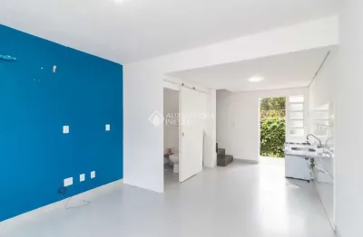 Casa em condomínio fechado com 1 quarto para alugar na rua dormênio, 5, santa tereza, porto alegre, 55 m2 por r$ 1.700