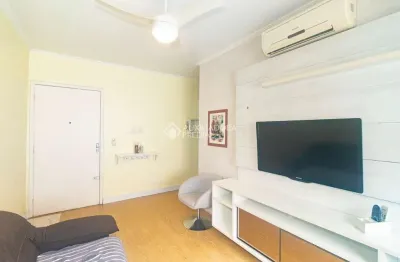 Apartamento com 1 quarto para alugar na rua portugal, 1287, são joão, porto alegre, 46 m2 por r$ 1.990