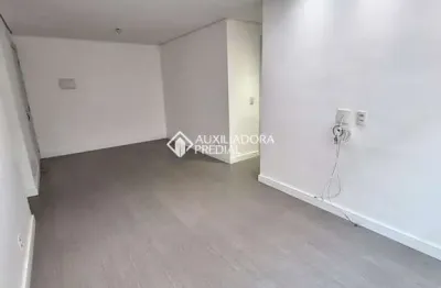 Apartamento com 3 quartos para alugar na avenida da cavalhada, 3559, cavalhada, porto alegre, 72 m2 por r$ 2.300