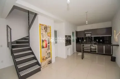 Casa em condomínio fechado com 2 quartos para alugar na avenida wenceslau escobar, 3742, tristeza, porto alegre, 81 m2 por r$ 3.000