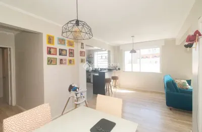 Apartamento com 2 quartos para alugar na Avenida Cristóvão Colombo, 1248, Floresta, Porto Alegre, 90 m2 por R$ 3.099