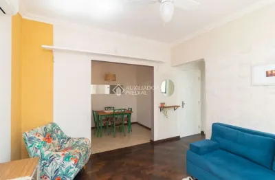 Apartamento com 1 quarto para alugar na rua doutor voltaire pires, 505, santo antônio, porto alegre, 59 m2 por r$ 2.250