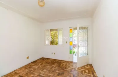 Casa em condomínio fechado com 2 quartos para alugar na Rua Irmão Inocêncio Luís, 580, Jardim Itu Sabará, Porto Alegre, 200 m2 por R$ 2.500