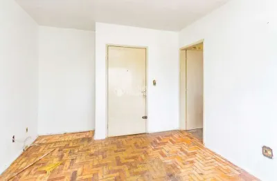 Apartamento com 2 quartos para alugar na Rua Cipó, 850, Vila Ipiranga, Porto Alegre, 58 m2 por R$ 1.950