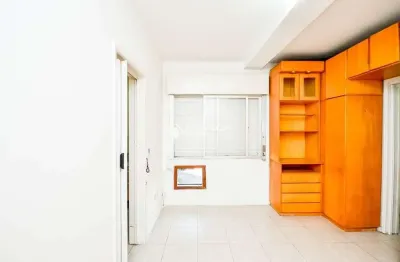 Apartamento com 1 quarto para alugar na rua dezessete de junho, 525, menino deus, porto alegre, 21 m2 por r$ 790