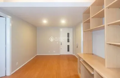 Apartamento com 1 quarto para alugar na rua doutor barros cassal, 666, floresta, porto alegre, 40 m2 por r$ 1.900