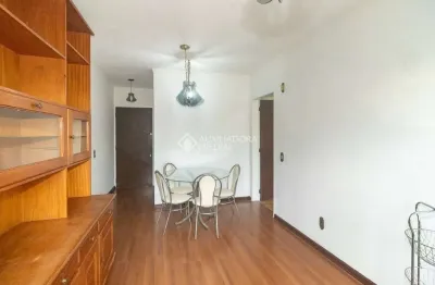 Apartamento com 1 quarto para alugar na avenida independência, 354, independência, porto alegre, 46 m2 por r$ 1.850