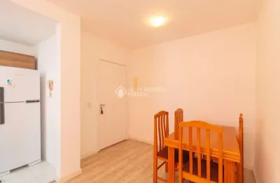 Apartamento com 2 quartos para alugar na rua coronel massot, 1229, cristal, porto alegre, 50 m2 por r$ 1.700