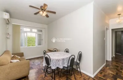 Apartamento com 2 quartos para alugar na rua doutor timóteo, 408, floresta, porto alegre, 70 m2 por r$ 2.200