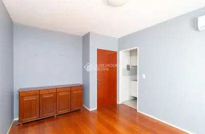 Apartamento com 2 quartos para alugar na avenida professor oscar pereira, 980, azenha, porto alegre, 64 m2 por r$ 1.700