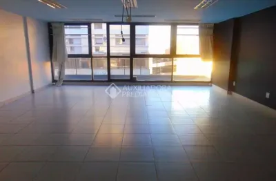 Sala comercial para alugar na rua dos andradas, 1248, centro histórico, porto alegre, 102 m2 por r$ 2.300