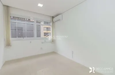 Sala comercial para alugar na rua uruguai, 335, centro histórico, porto alegre, 31 m2 por r$ 1.100