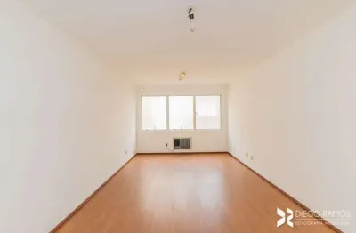 Sala comercial para alugar na avenida cristóvão colombo, 1023, moinhos de vento, porto alegre, 34 m2 por r$ 250