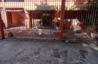 Casa comercial para alugar na rua arabutan, 599, navegantes, porto alegre, 140 m2 por r$ 4.500
