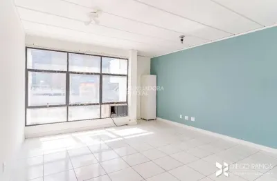 Sala comercial para alugar na Rua Padre Diogo Feijó, 204, Navegantes, Porto Alegre, 30 m2 por R$ 650