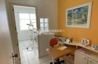 Sala comercial para alugar na Avenida Cristóvão Colombo, 1724, Floresta, Porto Alegre, 26 m2 por R$ 1.300