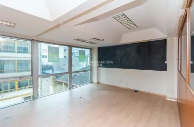 Sala comercial para alugar na rua uruguai, 299, centro histórico, porto alegre, 92 m2 por r$ 500