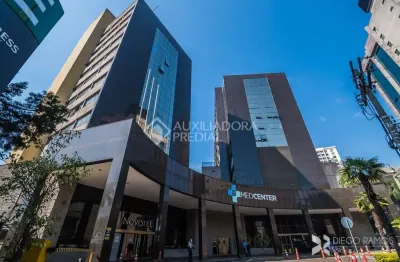 Sala comercial para alugar na avenida soledade, 569, três figueiras, porto alegre, 43 m2 por r$ 3.010