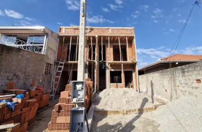 Casa com 3 quartos à venda na rua adolpho bertoldi, 386, campo de santana, curitiba por r$ 450.000