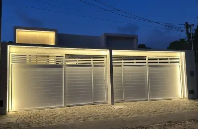 Casa nova com piscina, há 5 minutos da praia do cabo branco.