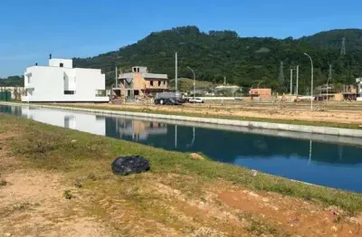 Terreno à venda na Avenida Deltaville, 301, Beira Rio, Biguaçu