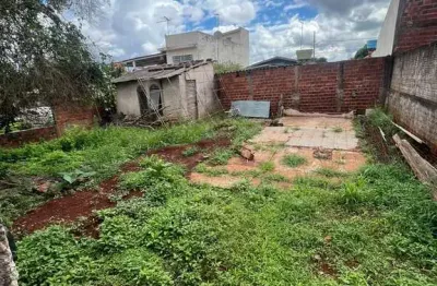 Terreno urbano de 150m² (6m x 25m), murado, em via pública asfaltada, parque alvamar, sarandi