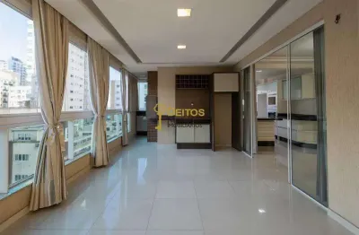 Viva com elegância em meia praia: 4 suítes e lazer premium a 300m do mar