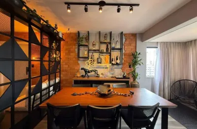 Apartamento mobiliado decorado e climatizado com 135 m² privativos 3 quartos sendo 2 suítes centro itajaí - sc