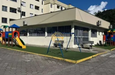 Apartamento mobiliado à venda em itajaí, espinheiros - 02 dormitórios, piscina e salão de festas