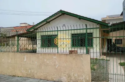 Casa à venda em itajaí, são joão - 185m² construídos c/ terreno medindo  15x19,80  total =297 m2