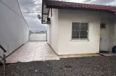 Casa para aluguel em Itajaí, Santa Regina - 04 Dormitórios, Quintal e Edícula