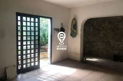 Sobrado esquina, 200m² - 4 quartos, 3 banheiros, 1 vaga.