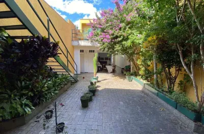 Excelente sobrado com 236 m² de área útil com cômodos bem iluminados e arejados. sala ampla para 3 ambientes