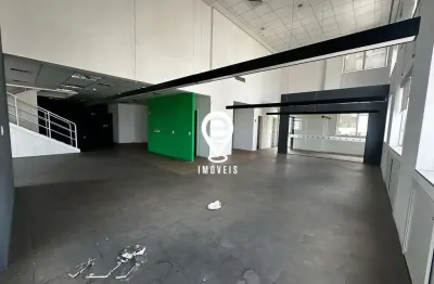 Conjunto comercial duplex de 1085m2 para locação do lado do metrô moema
