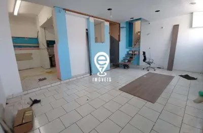 Salão comercial para locação ao lado da estação praça da árvore