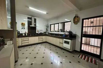 Casa com 4 quartos à venda na Rua Coronel Severiano, Araguaia, Belo Horizonte