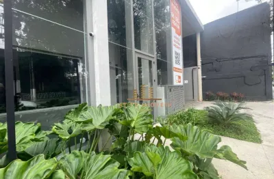 Loja Grande, Nova, à 20 passos do metrô Alto da Boa Vista - Santo Amaro