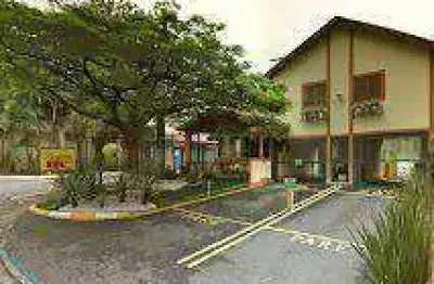 Casa com 3 quartos, 3 vagas em condominio fechado Morumbi Sul próximo ao metrô Campo Limpo linha lilás