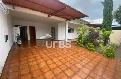 Casa com 3 quartos à venda na Rua P 37, 115, Setor dos Funcionários, Goiânia