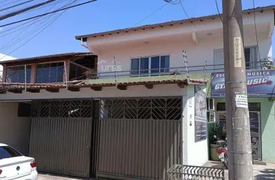 Casa com Renda no Setor Central de Goiânia – 3 Lojas Alugadas e Ótima Rentabilidade