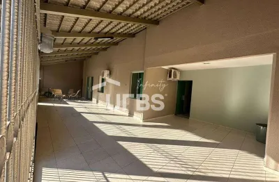 Casa espaçosa de 120 m² com quintal e área de lazer para sua família na Cidade Jardim
