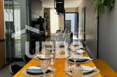 Casa com 3 quartos à venda na Rua Manoel Gomes dos Santos, Alto Umuarama, Uberlândia