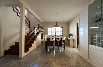 Casa com 3 quartos à venda na Rua Isaac de Oliveira, Santa Mônica, Uberlândia