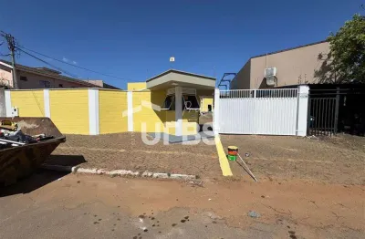 Casa à venda na Avenida João Leite, Santa Genoveva, Goiânia