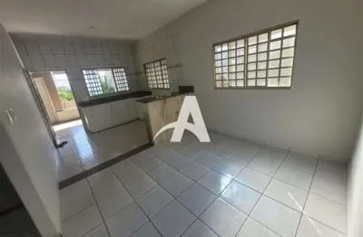 Casa com 3 quartos à venda na Rua Adhemar de Freitas Macedo, Alto Umuarama, Uberlândia