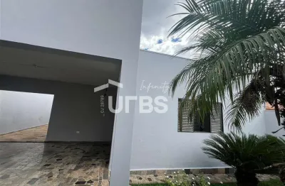 Casa com 3 quartos à venda na Rua Lirios-Azuis, Cidade Jardim, Uberlândia