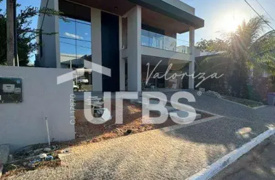 Sobrado de alto padrão com 4 suítes de 356m² no mirante do lago