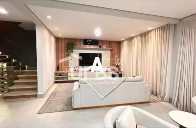 Casa em condomínio fechado com 4 quartos à venda na Travessa Beja, Granja Marileusa, Uberlândia