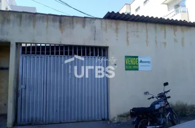 Terreno à venda na Rua João Pereira da Silva, Santa Mônica, Uberlândia