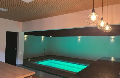 Alugo casa no sunlake com 3 suítes, escritório, piscina e área gourmet completa